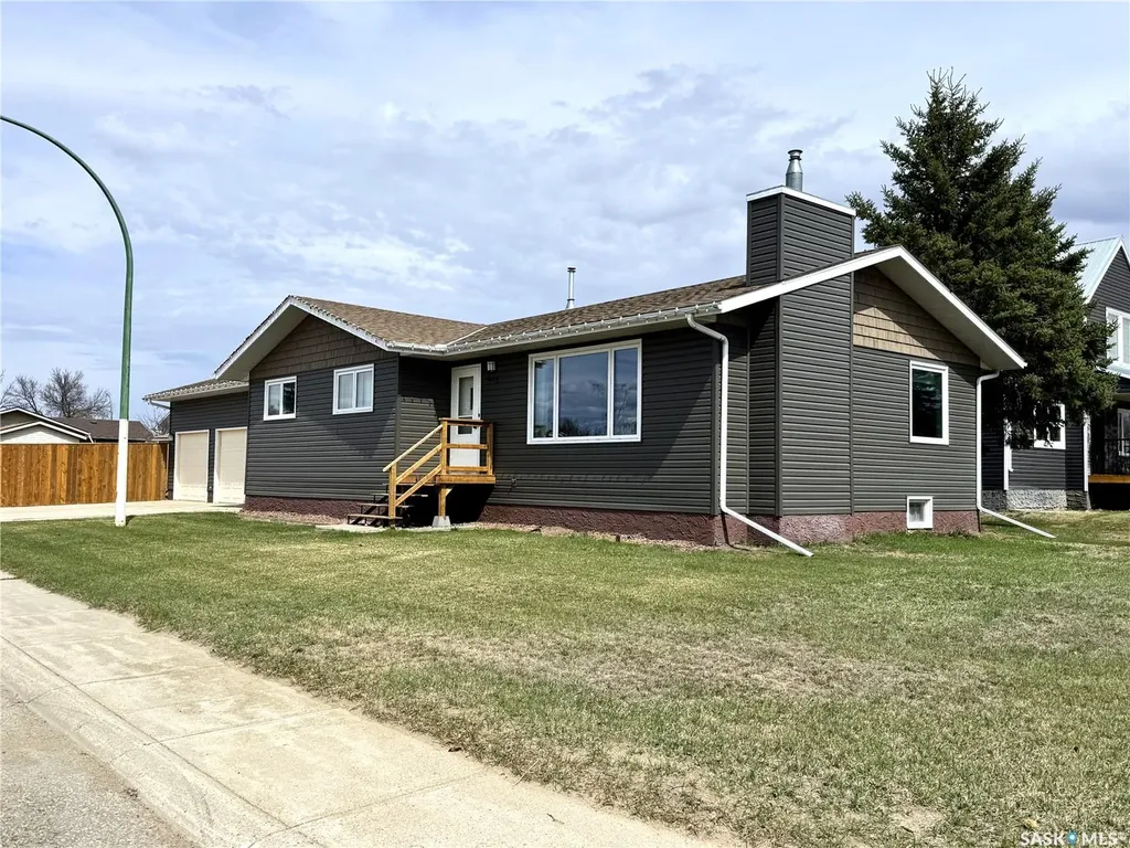 415 3rd Avenue W Biggar SK S0K 0M0
