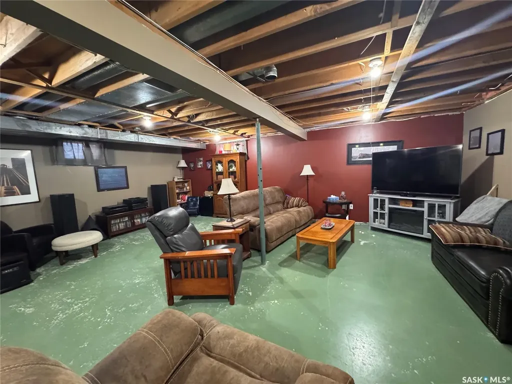 415 3rd Avenue W Biggar SK S0K 0M0