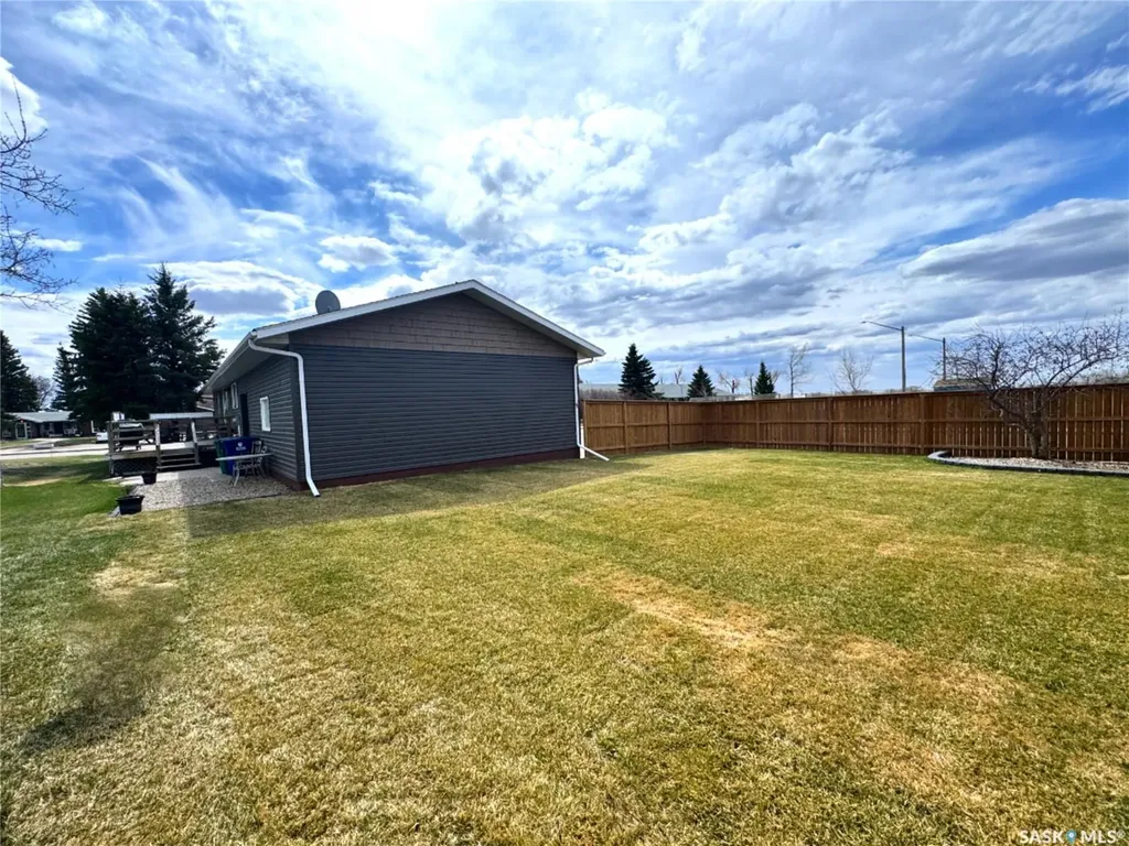 415 3rd Avenue W Biggar SK S0K 0M0