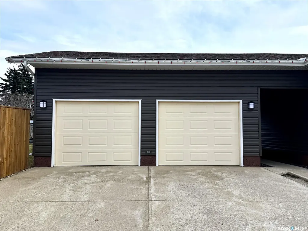 415 3rd Avenue W Biggar SK S0K 0M0