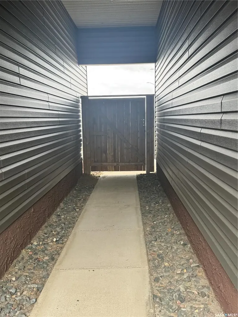 415 3rd Avenue W Biggar SK S0K 0M0