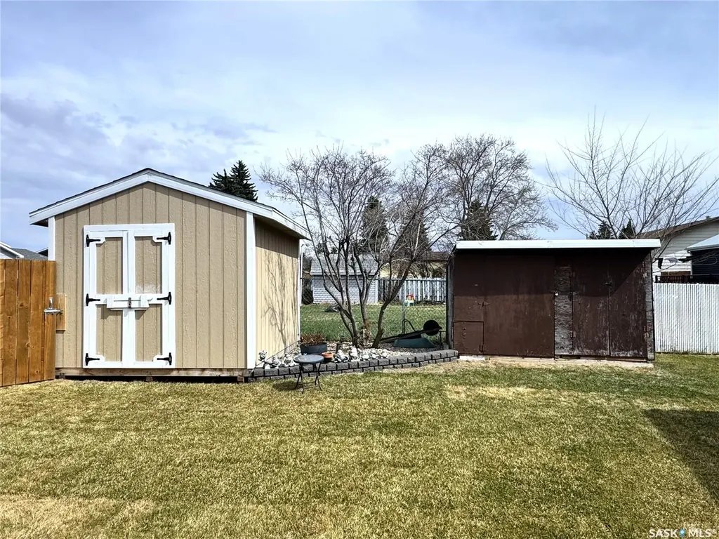 415 3rd Avenue W Biggar SK S0K 0M0