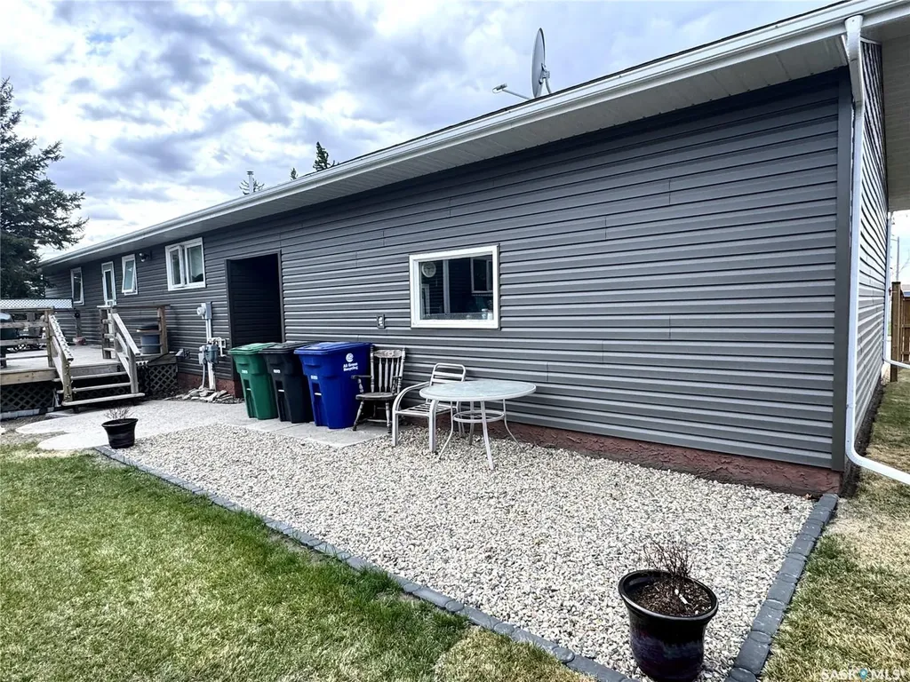 415 3rd Avenue W Biggar SK S0K 0M0