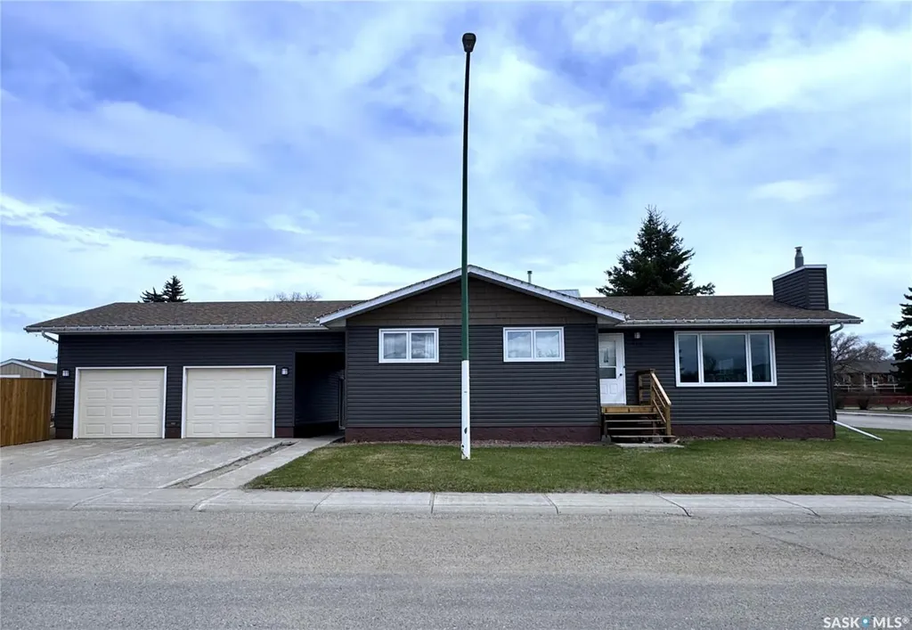 415 3rd Avenue W Biggar SK S0K 0M0