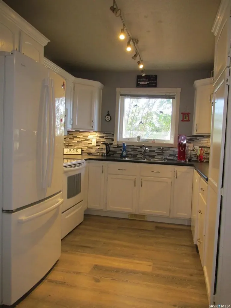 613 9th Avenue W Nipawin SK S0E 1E0