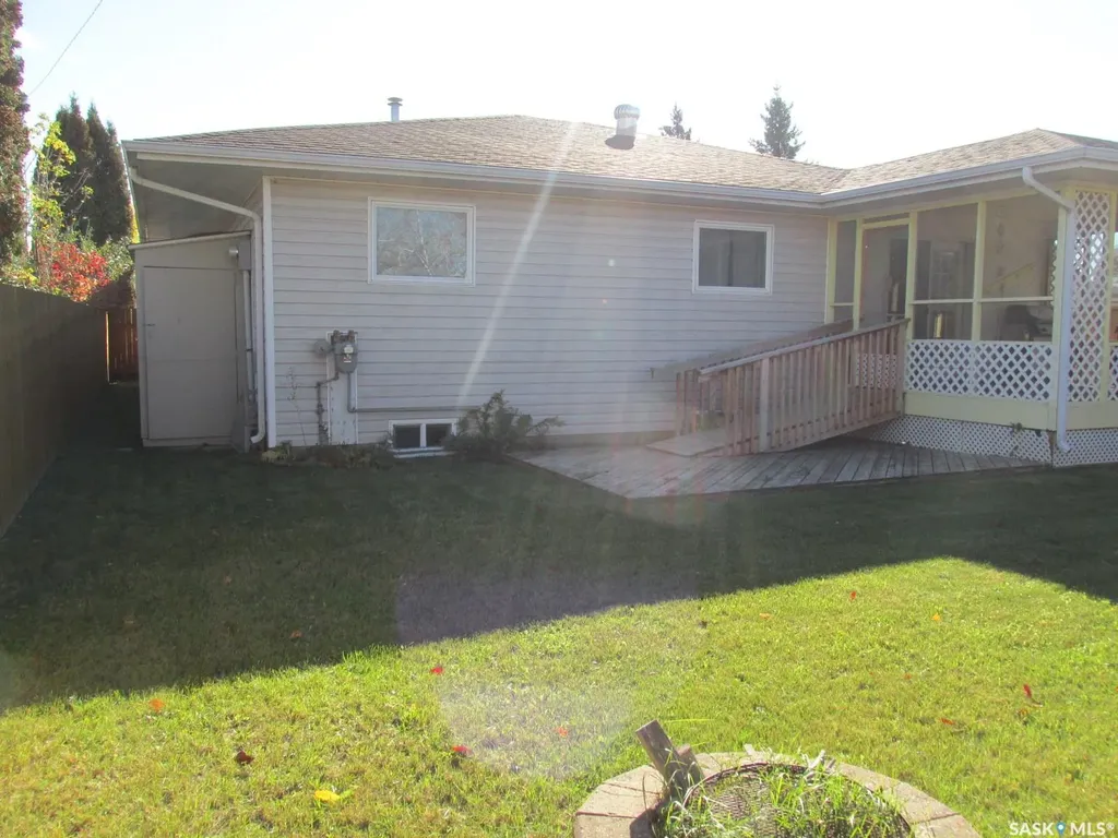 613 9th Avenue W Nipawin SK S0E 1E0