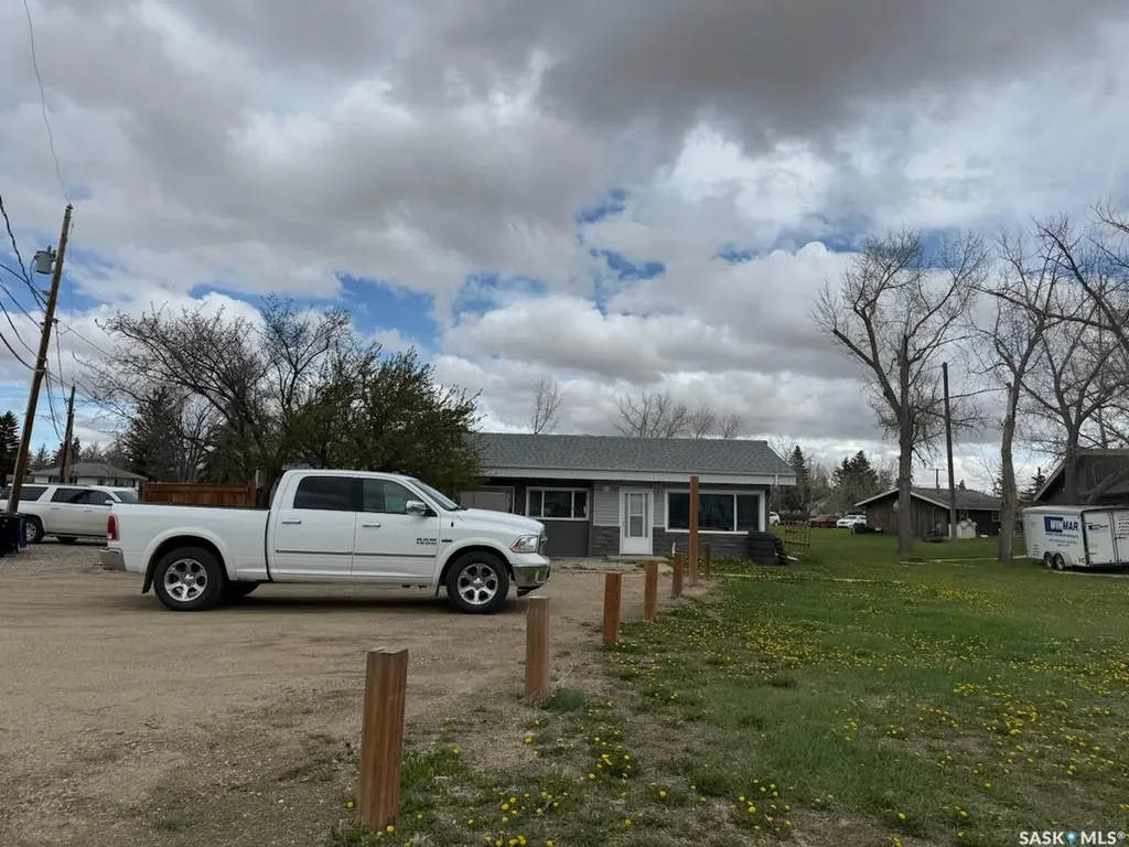 142 7th Avenue SW Eston SK S0L 1A0