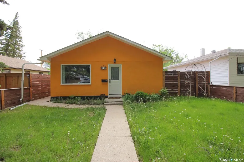 688 1st Street W Shaunavon SK S0N 2M0