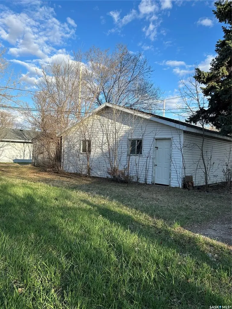 301 Aldridge Street Bienfait SK S0C 0M0