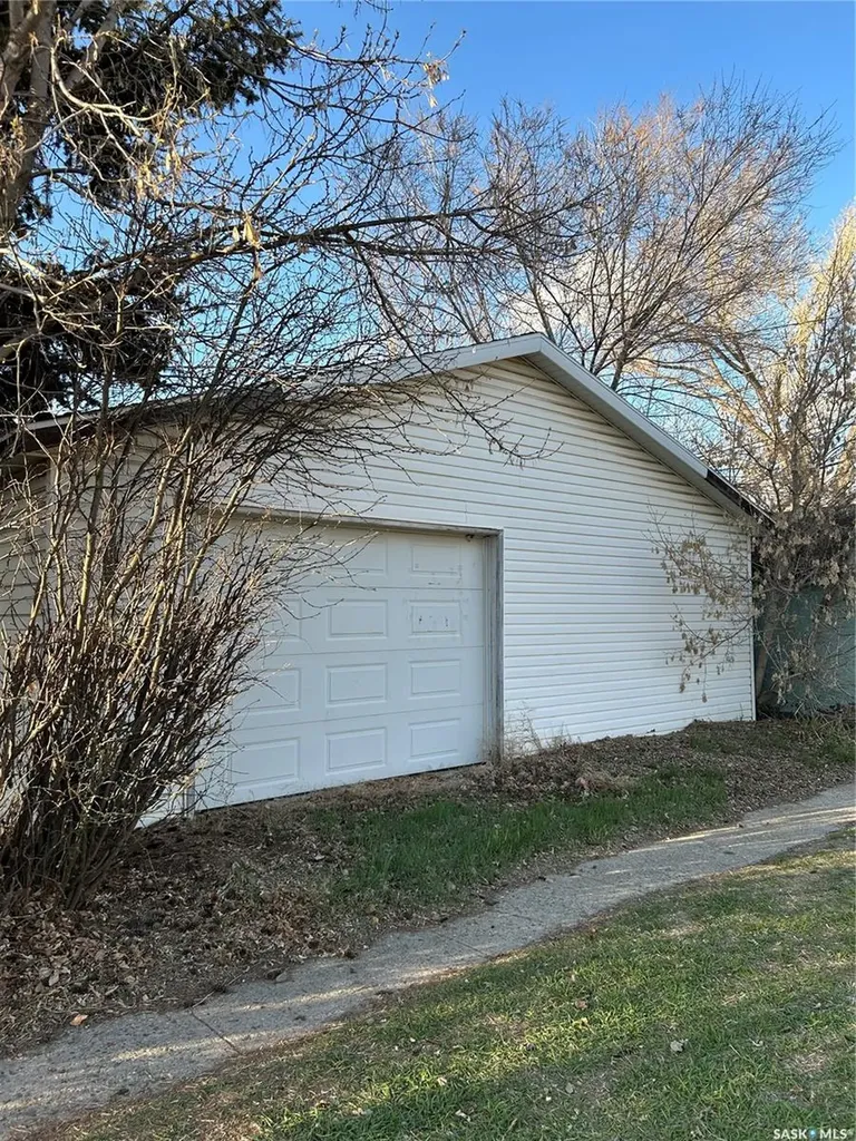 301 Aldridge Street Bienfait SK S0C 0M0