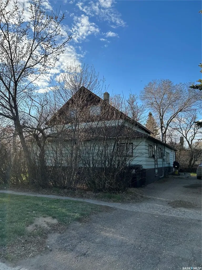 301 Aldridge Street Bienfait SK S0C 0M0