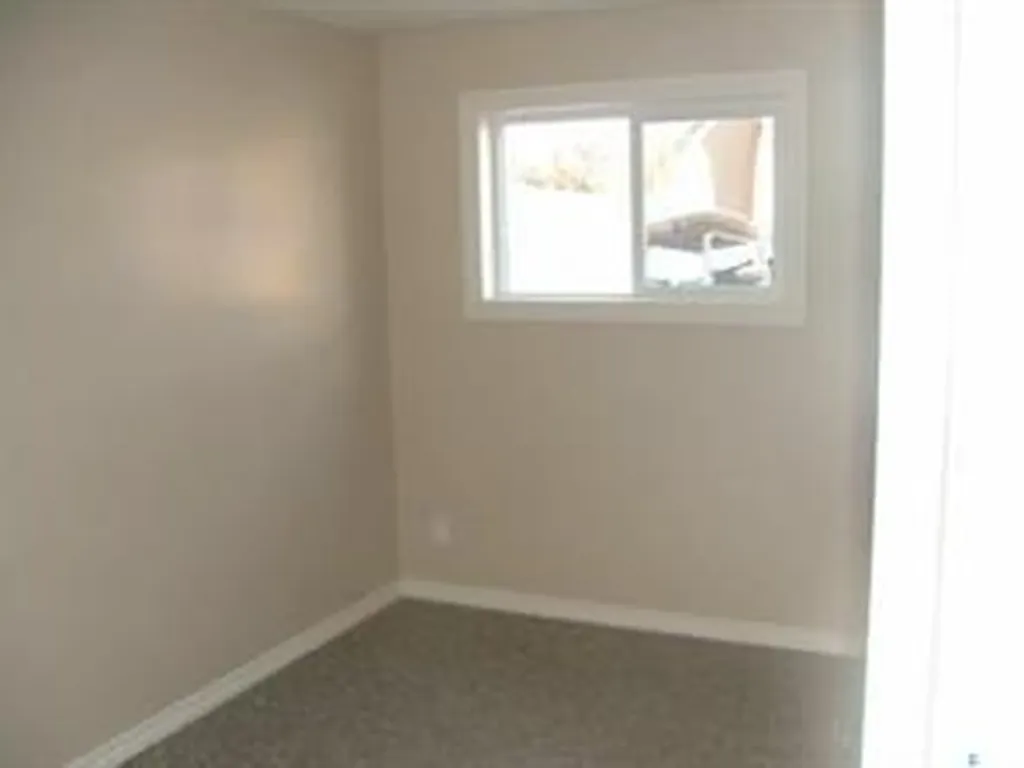 633/635 3rd Street NE Wadena SK S0A 4J0