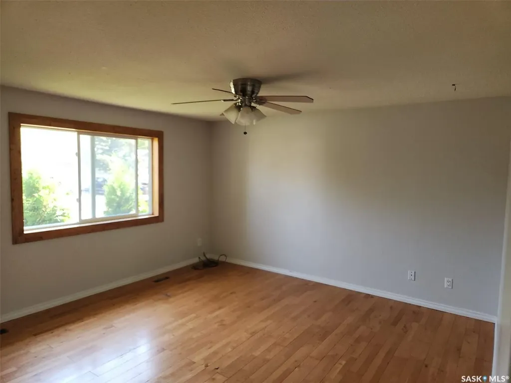 633/635 3rd Street NE Wadena SK S0A 4J0