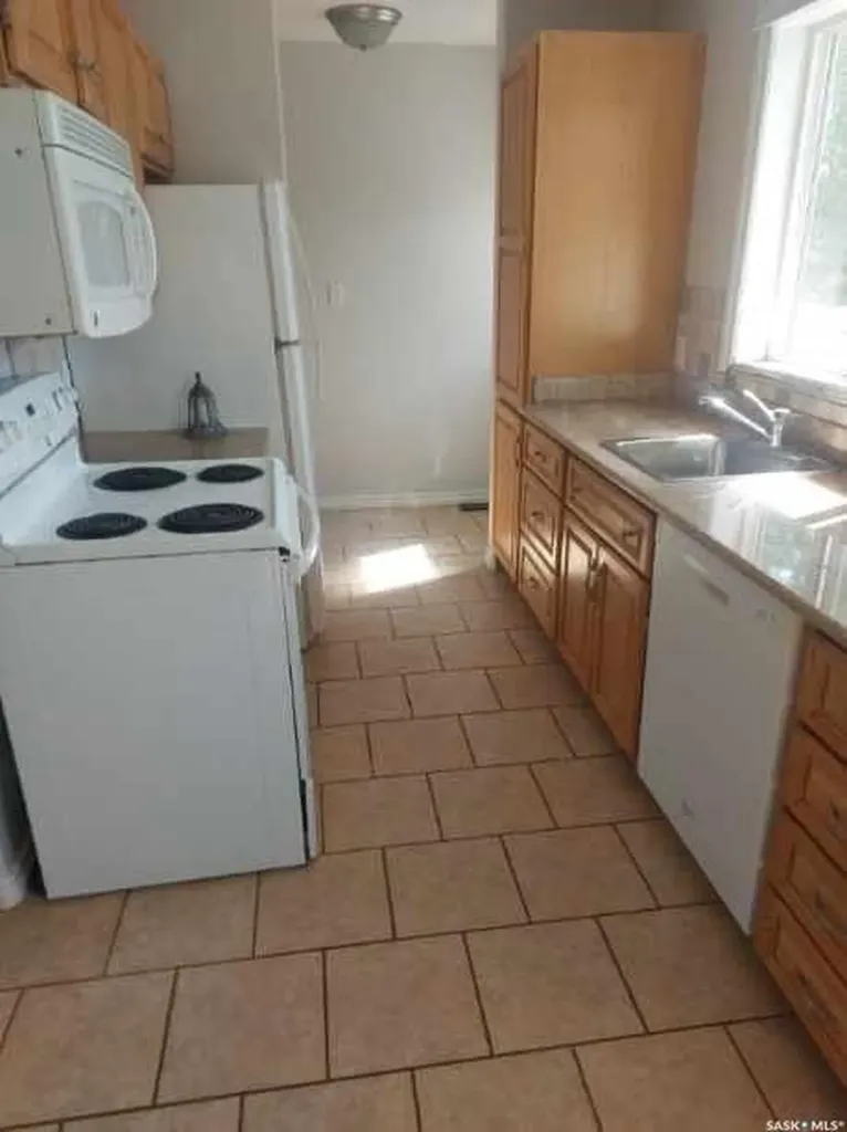 633/635 3rd Street NE Wadena SK S0A 4J0