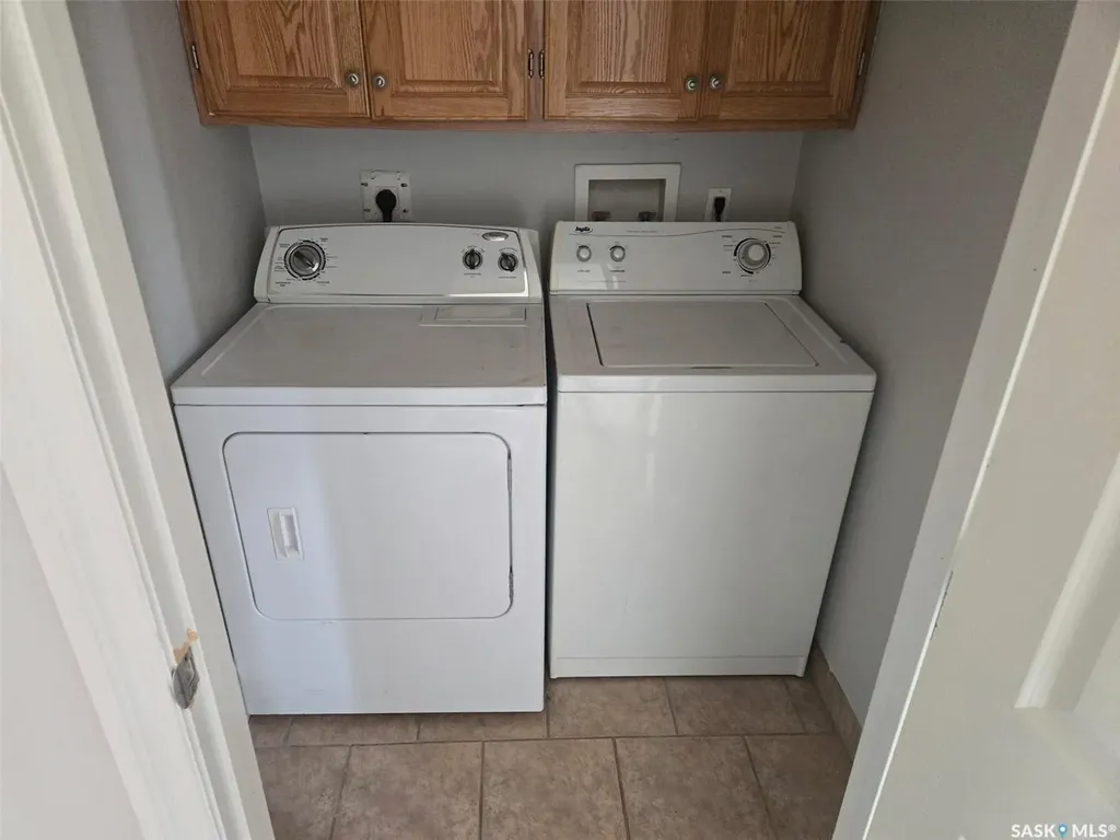 633/635 3rd Street NE Wadena SK S0A 4J0