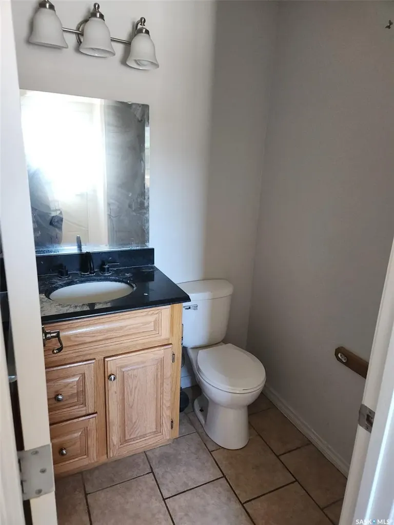 633/635 3rd Street NE Wadena SK S0A 4J0