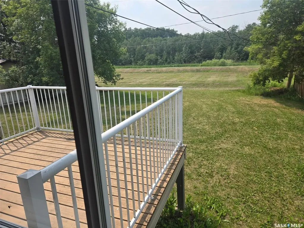 633/635 3rd Street NE Wadena SK S0A 4J0