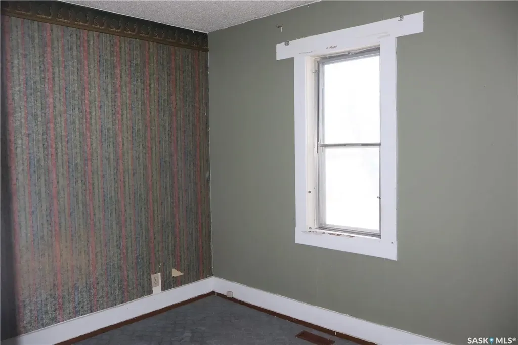 315 7th Avenue E Assiniboia SK S0H 0B0