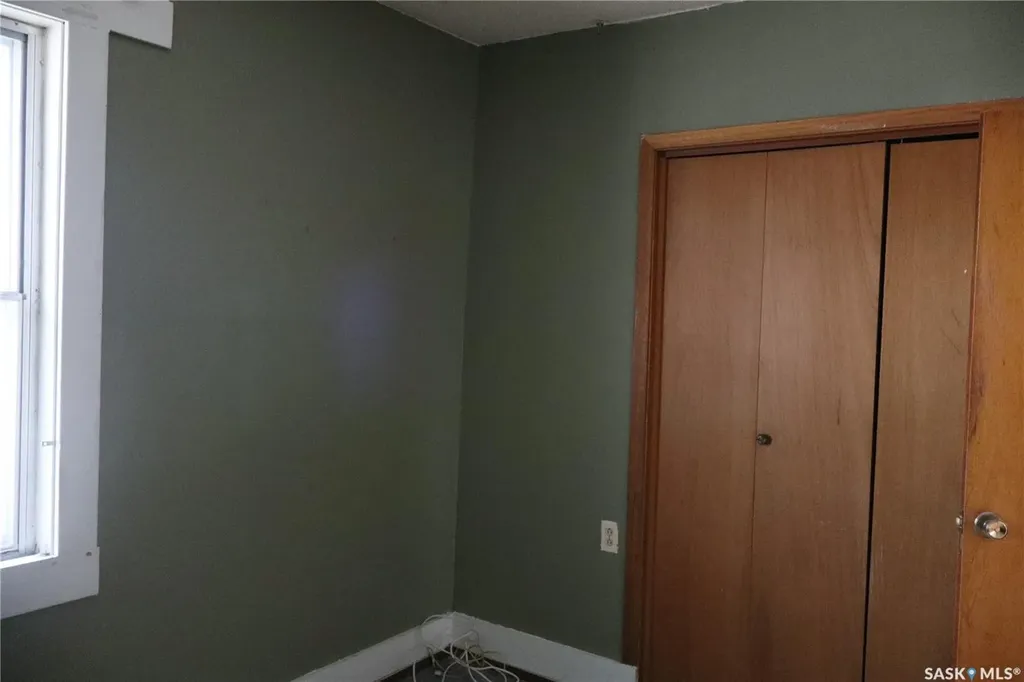 315 7th Avenue E Assiniboia SK S0H 0B0