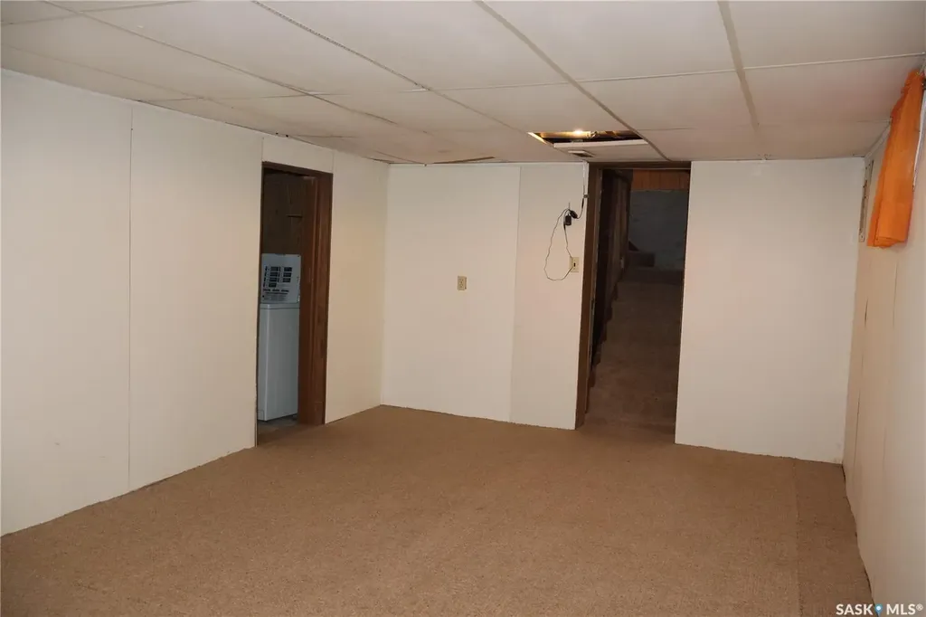 315 7th Avenue E Assiniboia SK S0H 0B0
