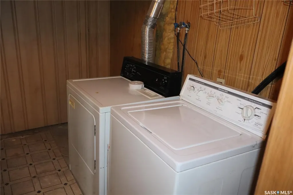 315 7th Avenue E Assiniboia SK S0H 0B0