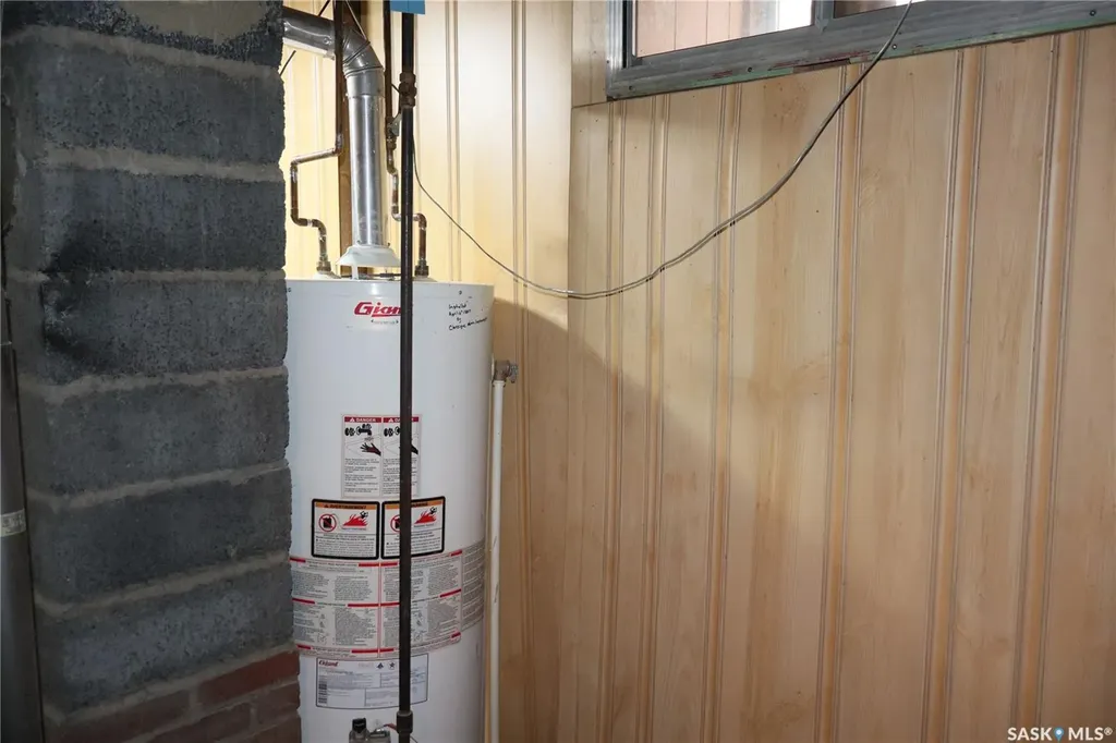 315 7th Avenue E Assiniboia SK S0H 0B0