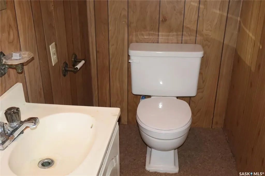 315 7th Avenue E Assiniboia SK S0H 0B0