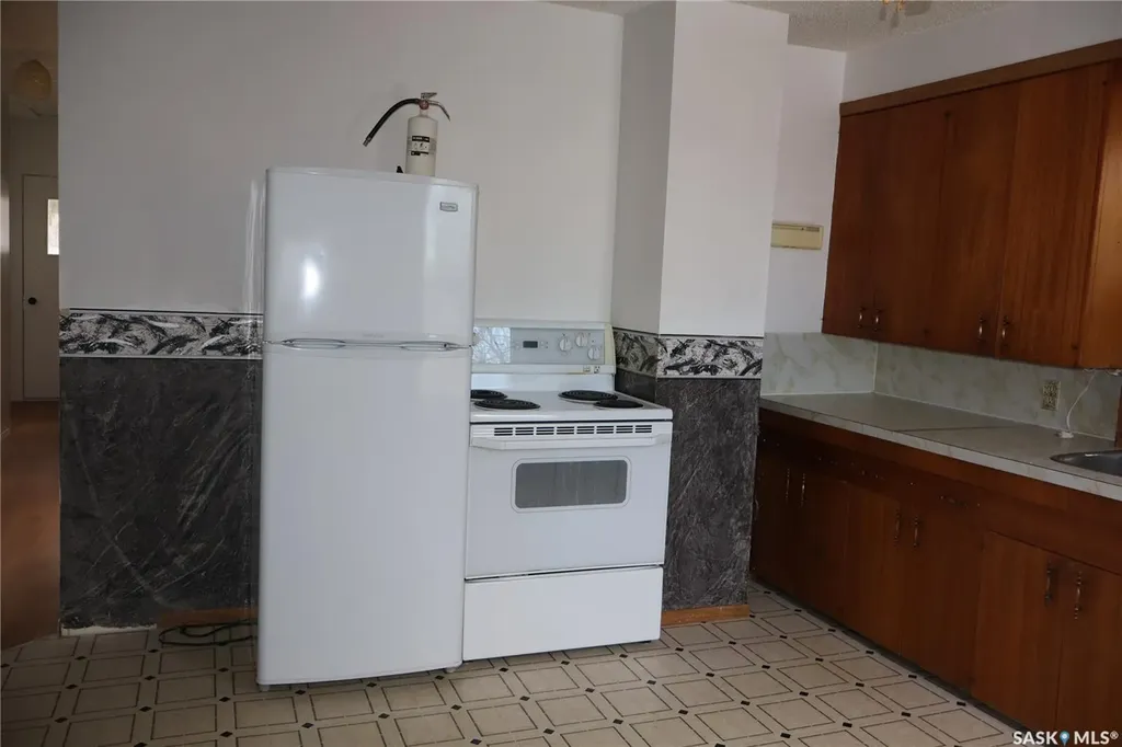 315 7th Avenue E Assiniboia SK S0H 0B0