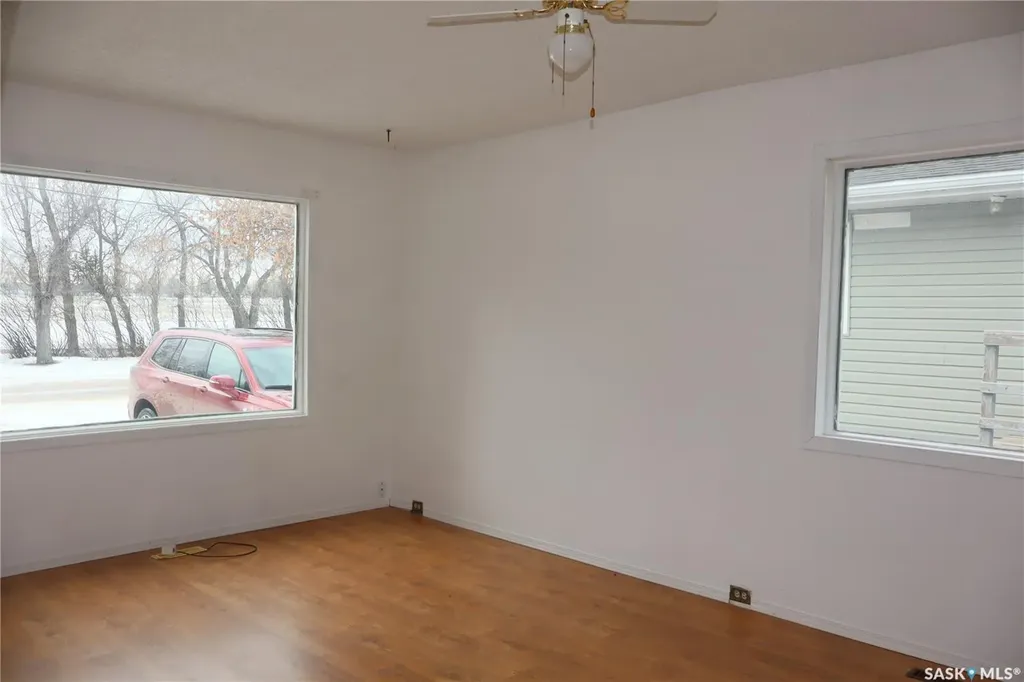 315 7th Avenue E Assiniboia SK S0H 0B0