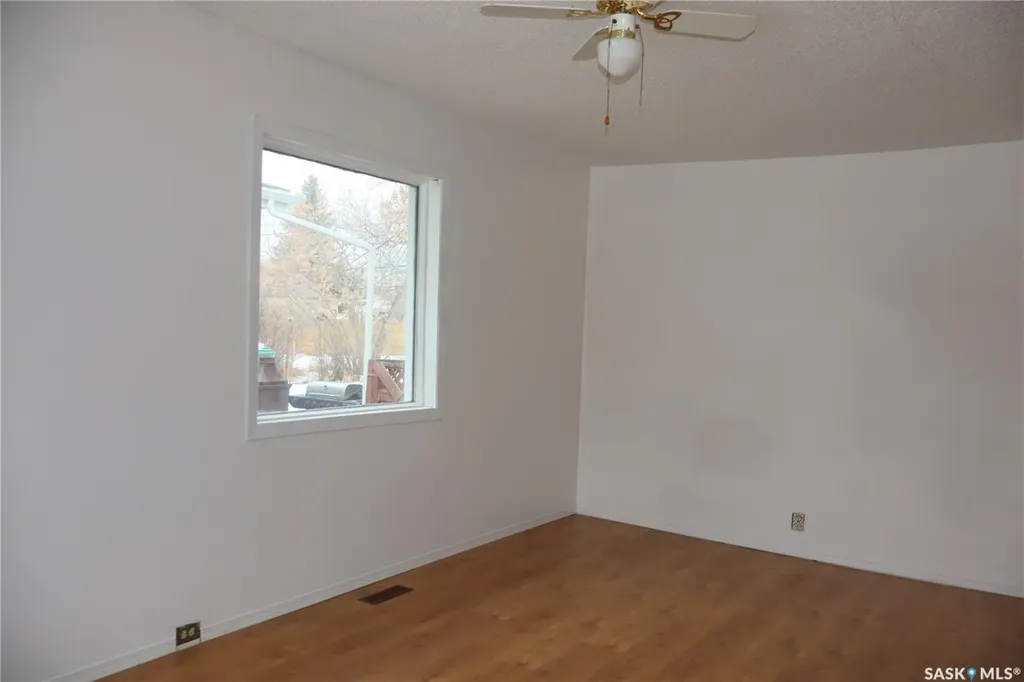 315 7th Avenue E Assiniboia SK S0H 0B0