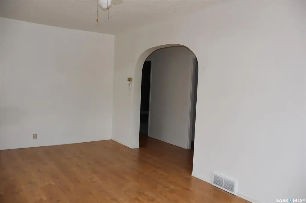 315 7th Avenue E Assiniboia SK S0H 0B0