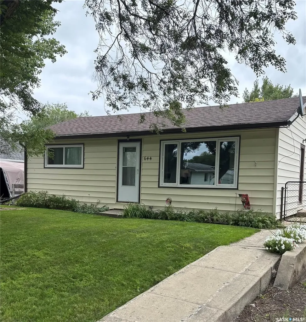 644 1st Street W Shaunavon SK S0N 2M0