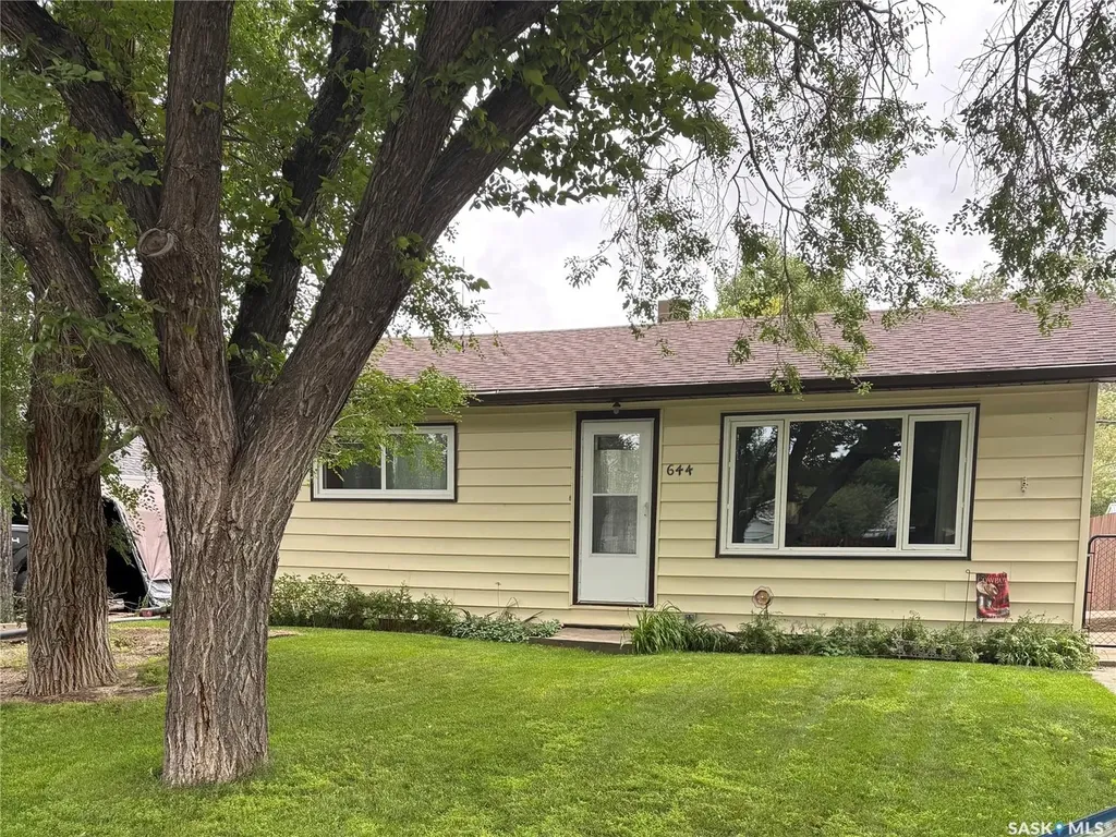 644 1st Street W Shaunavon SK S0N 2M0