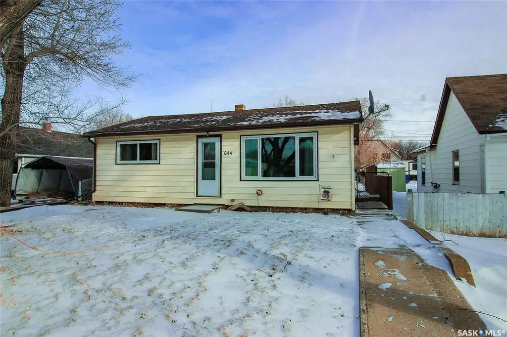 644 1st Street W Shaunavon SK S0N 2M0