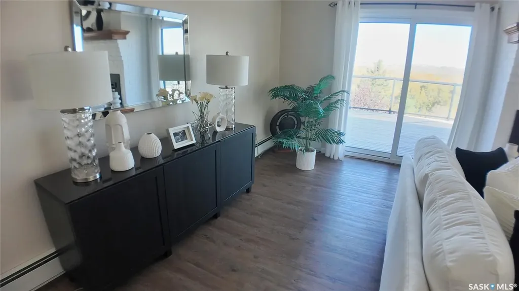 6 1st Avenue Battleford SK S0M 0E0