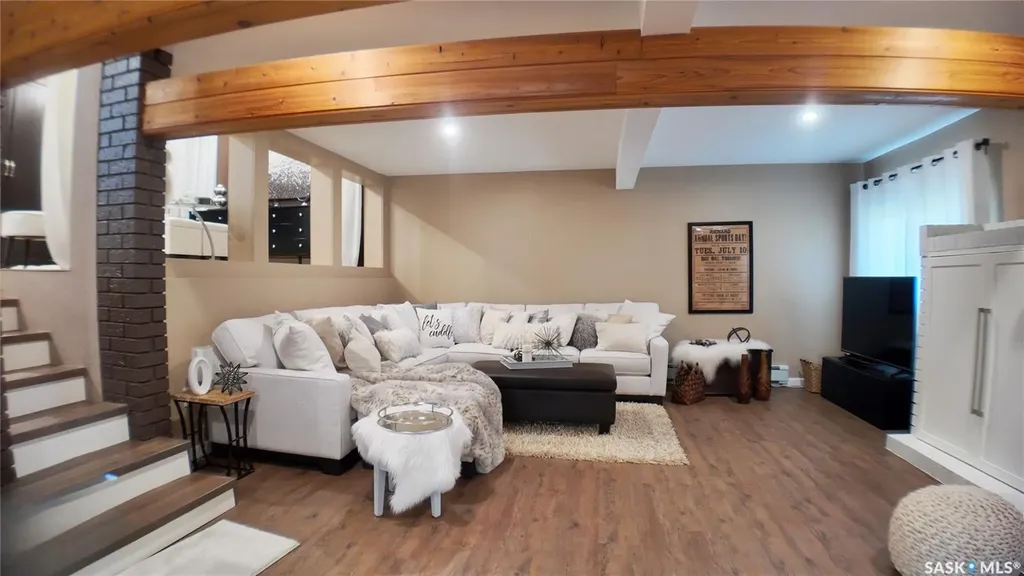 6 1st Avenue Battleford SK S0M 0E0