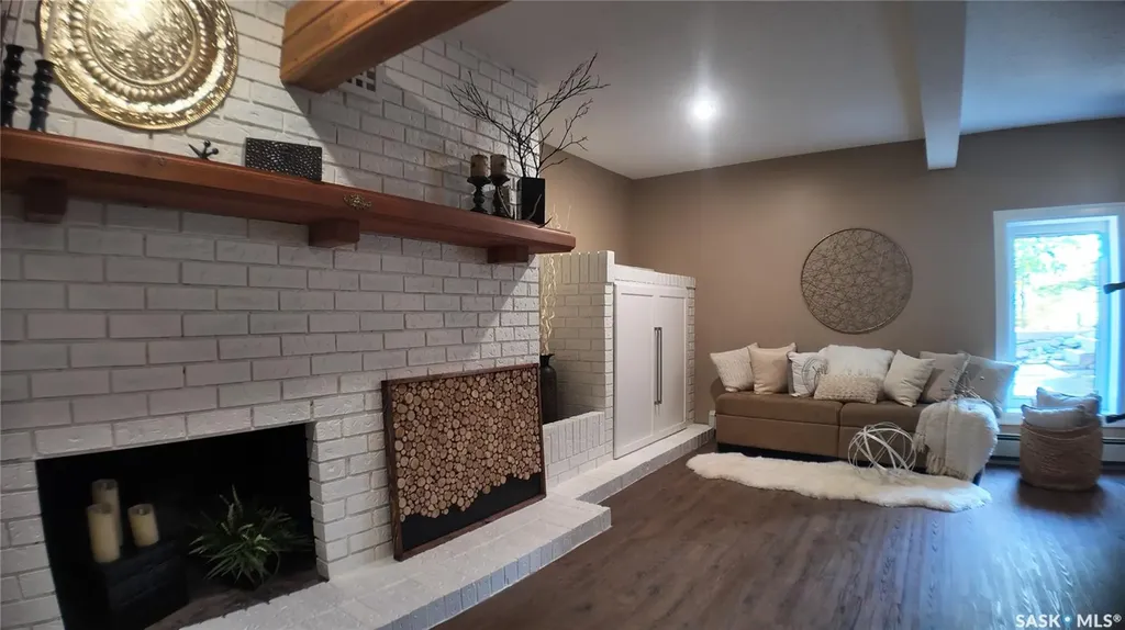 6 1st Avenue Battleford SK S0M 0E0