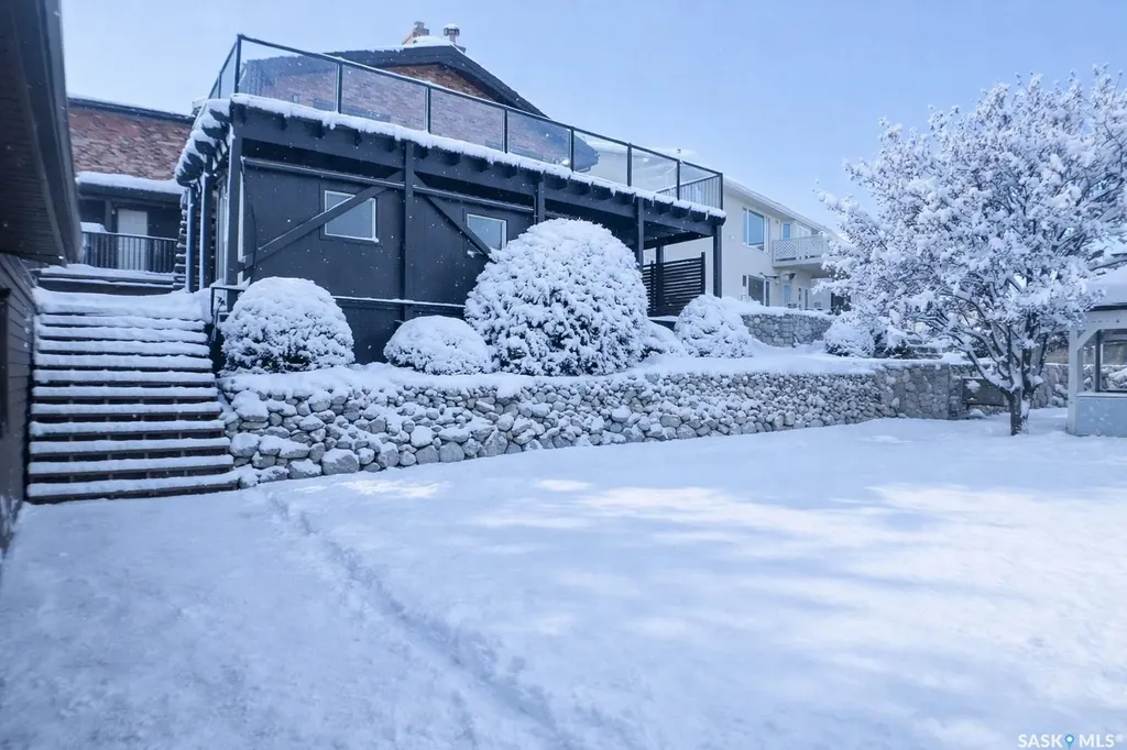 6 1st Avenue Battleford SK S0M 0E0