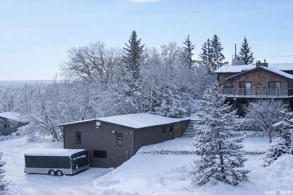 6 1st Avenue Battleford SK S0M 0E0