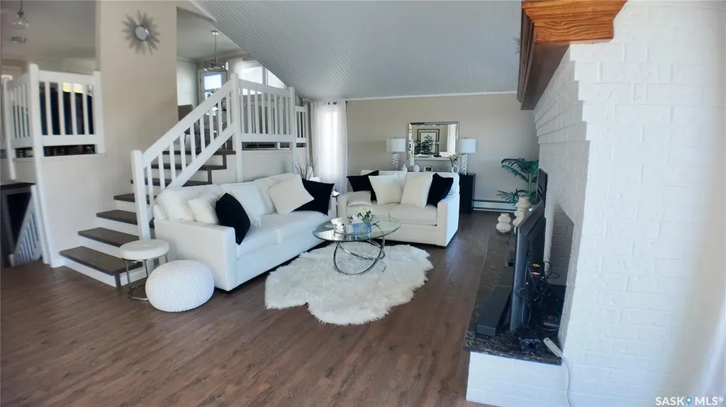 6 1st Avenue Battleford SK S0M 0E0