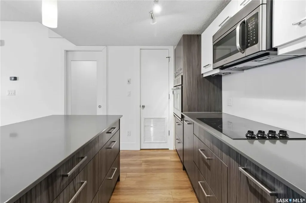 418 C Avenue S Saskatoon SK S7M 1N6