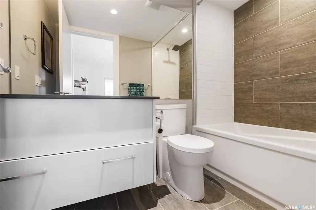 418 C Avenue S Saskatoon SK S7M 1N6