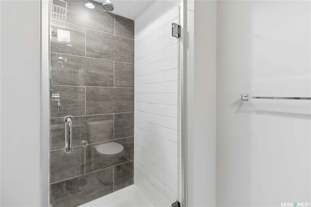 418 C Avenue S Saskatoon SK S7M 1N6