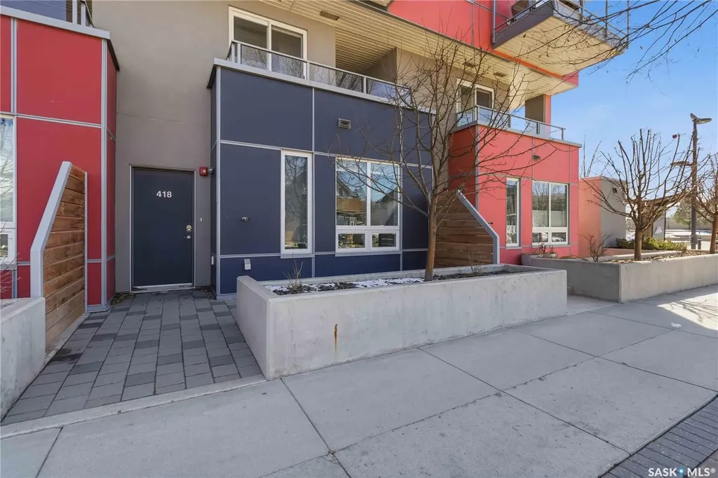 418 C Avenue S Saskatoon SK S7M 1N6