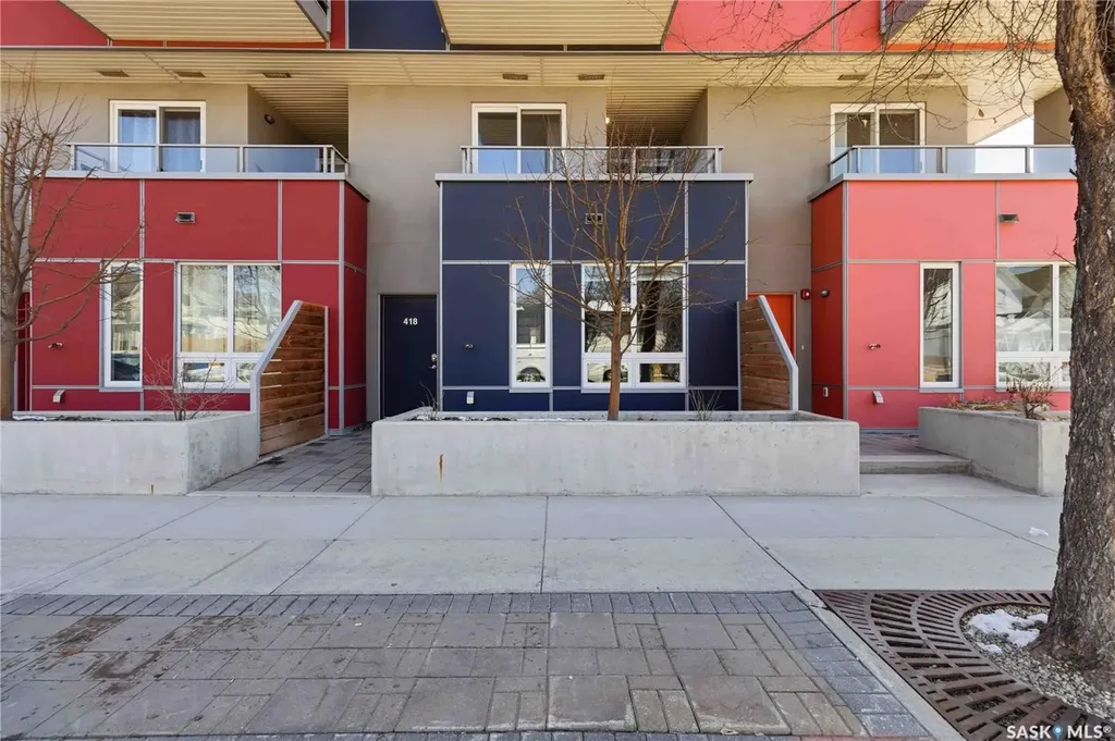 418 C Avenue S Saskatoon SK S7M 1N6