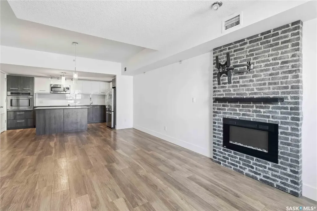 418 C Avenue S Saskatoon SK S7M 1N6