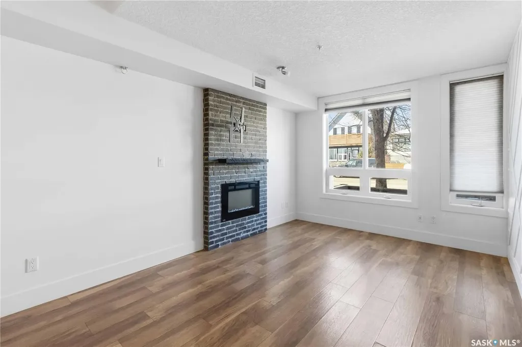 418 C Avenue S Saskatoon SK S7M 1N6