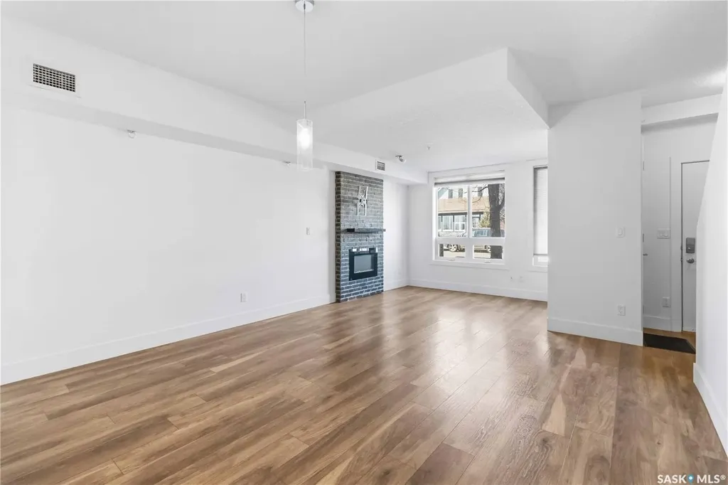 418 C Avenue S Saskatoon SK S7M 1N6