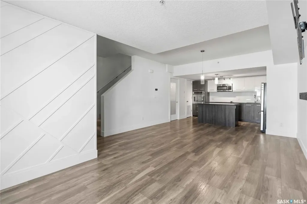 418 C Avenue S Saskatoon SK S7M 1N6
