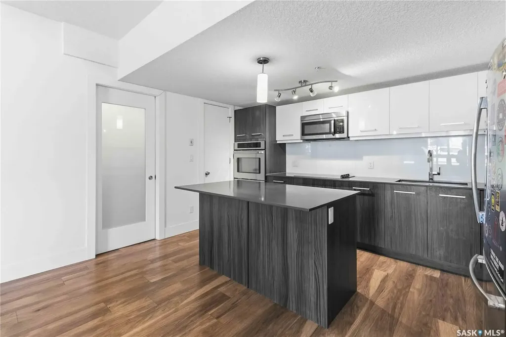 418 C Avenue S Saskatoon SK S7M 1N6